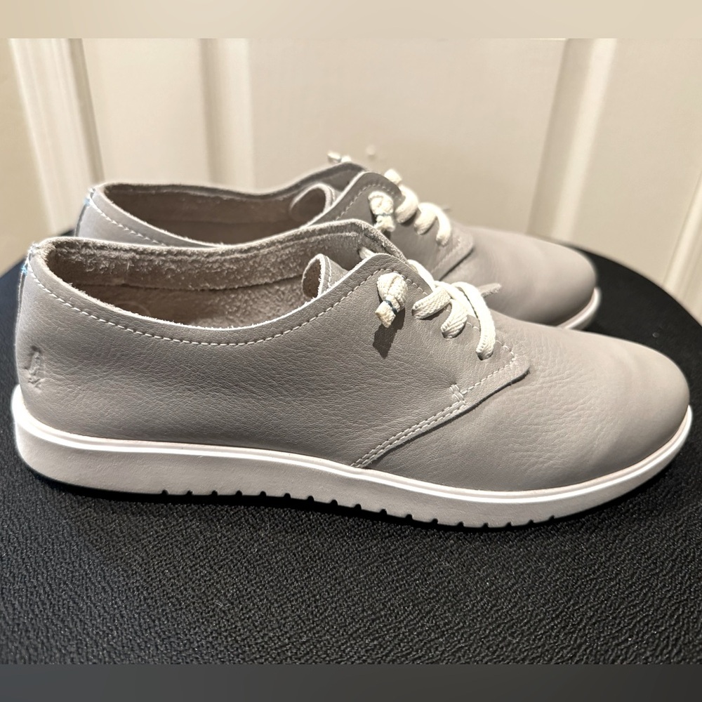 NWOT Hush Puppies Tie Oxford Leather Shoes.  Never worn but no box.